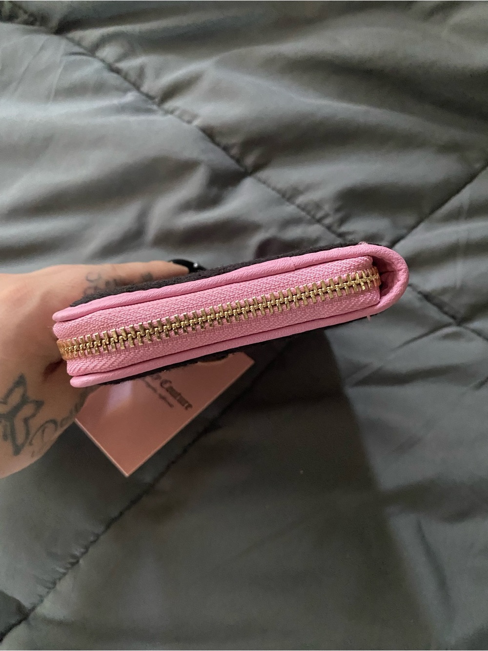 Juicy Couture Black & Pink Strawberry Zip Wallet NWT - Picture 4 of 7